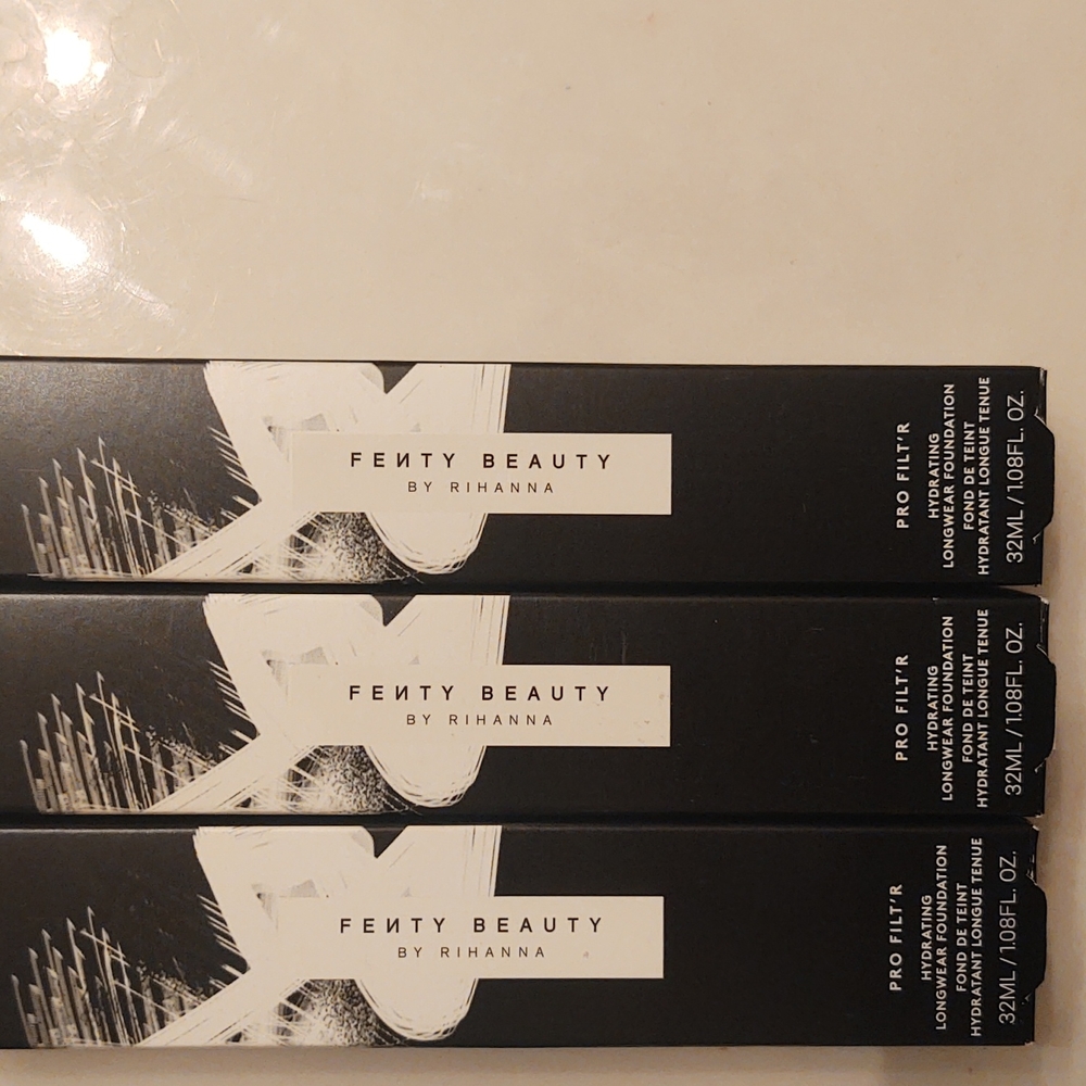 Fenty Beauty Pro Filt'r Hydrating Longwear Foundation (shade 400)